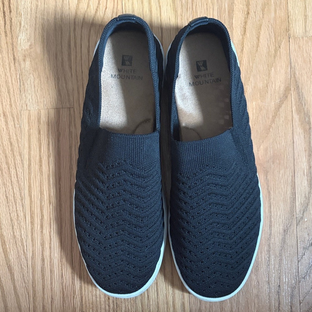 White Mountain Black Knit Loafers